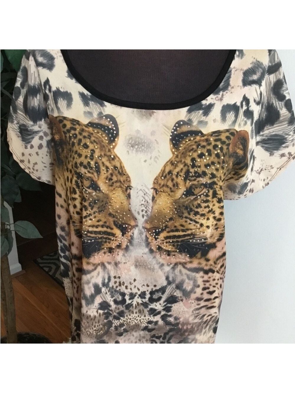 Deb hi Lo embellished hi Lo scoop neck blouse Woman’s 3X lightweight - Picture 15 of 15